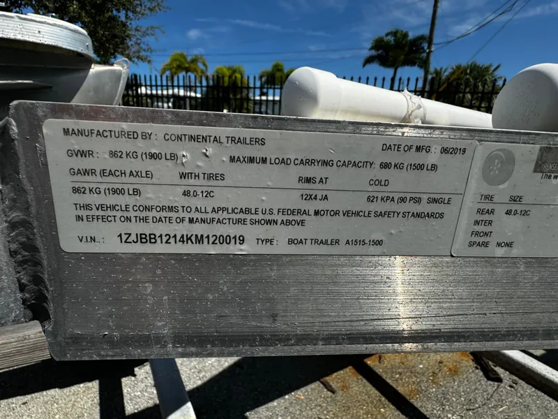 Slide: The Image of Label on 2019 Continental Trailers Single Axel, displaying specifications and compliance details. - 10