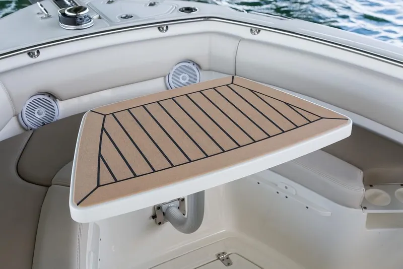 Slide: The Image of 2023-Boston-Whaler-230-Outrage-MarineMax - 22