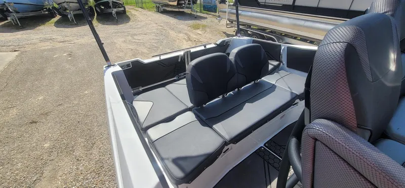 Slide: The Image of Scarab 255 Open LX 2025 - 18