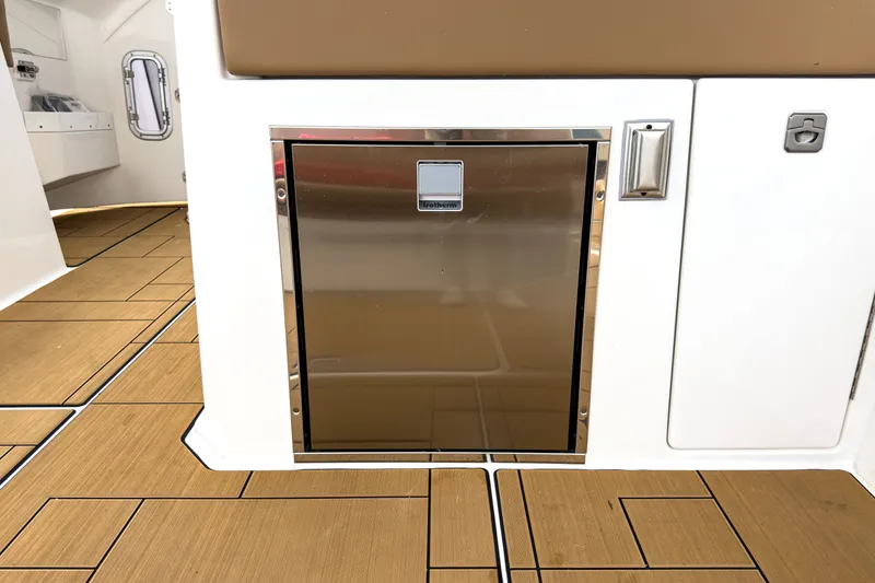 Slide: The Image of Aviara AV40 OB 2025 - 15