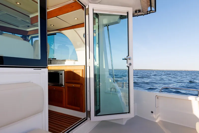 Slide: The Image of 10 - Salon Door - 10