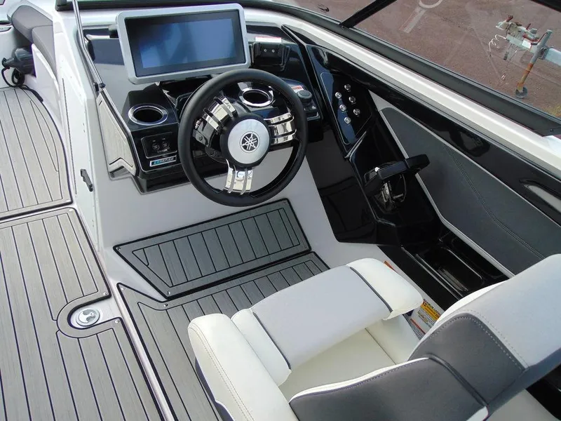 Slide: The Image of Yamaha 252SD 2023 - 17