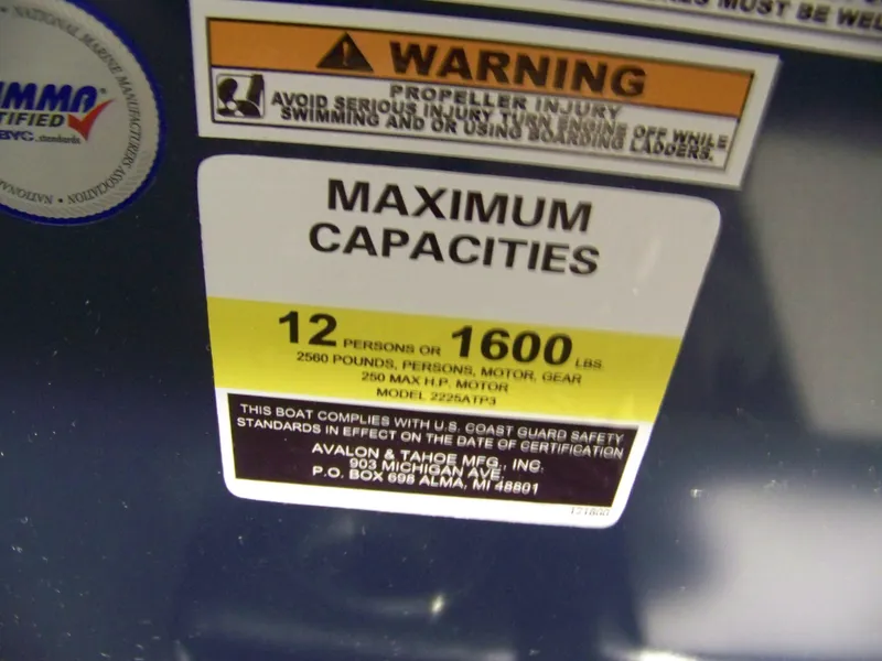 Slide: The Image of Warning label on Avalon Venture 85 23VRB boat, 2025 model, showing maximum capacities. - 12