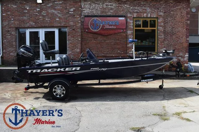 Slide: The Image of 2019 Tracker Pro 170 boat at Thayer's Marine dealership. - 36