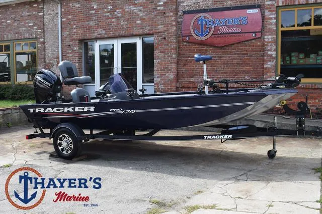Slide: The Image of 2019 Tracker Pro 170 boat at Thayer's Marine dealership. - 37