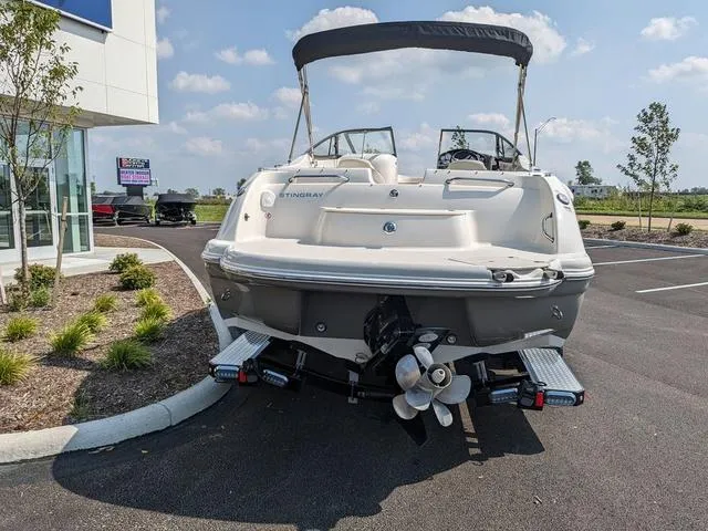 Slide: The Image of Stingray 250LR 2022 - 16