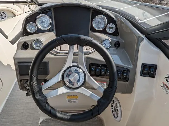 Slide: The Image of Stingray 250LR 2022 - 40