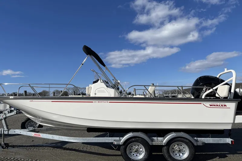 Slide: The Image of Boston Whaler 190 Montauk 2025 - 11