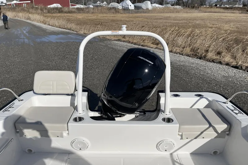 Slide: The Image of Boston Whaler 190 Montauk 2025 - 4