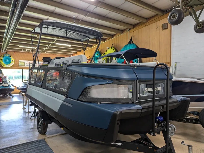 The Image of Sea-Doo Switch Cruise Limited 21 - 230 hp 2025 - 1