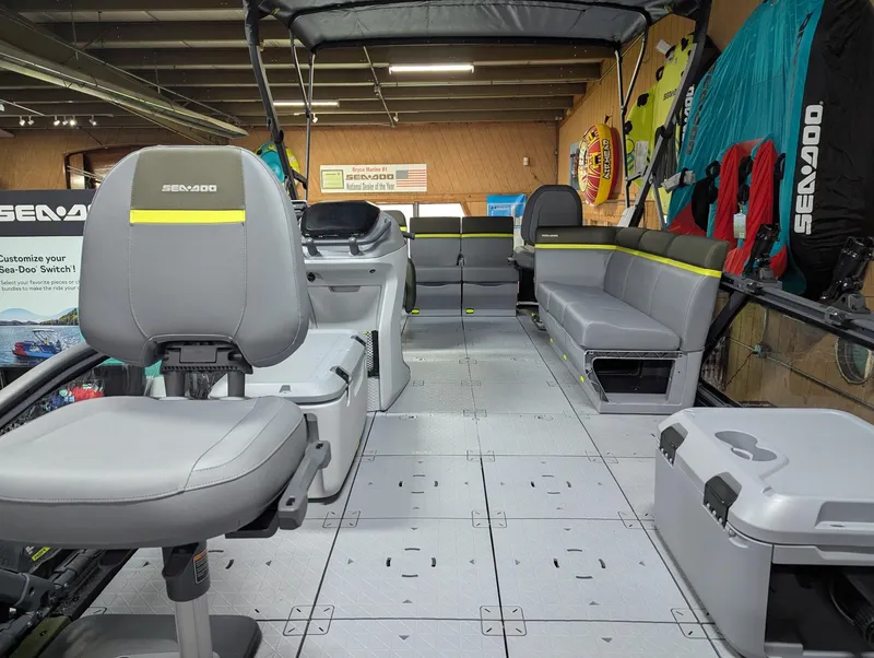 Slide: The Image of Sea-Doo Switch Fish 21 2025 - 4