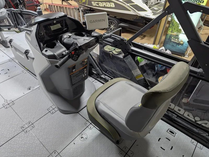 Slide: The Image of Sea-Doo Switch Fish 21 2025 - 9