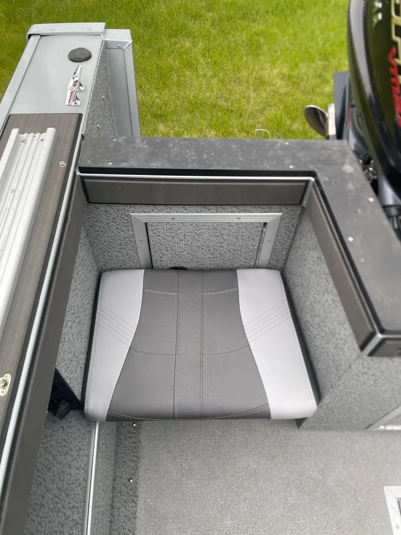 Slide: The Image of Starcraft Fishmaster 210 -DEMO 2024 - 10