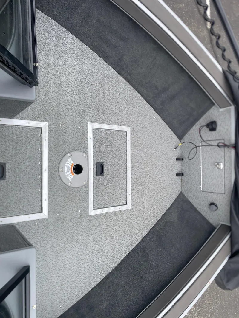 Slide: The Image of Starcraft Fishmaster 210 -DEMO 2024 - 12