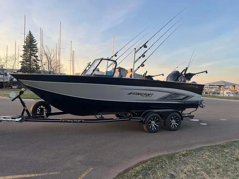 Slide: The Image of Starcraft Fishmaster 210 -DEMO 2024 - 3