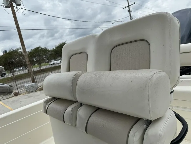 Slide: The Image of ShearWater LTZ Series 25 boat seats, 2013 model, with white upholstery. - 7