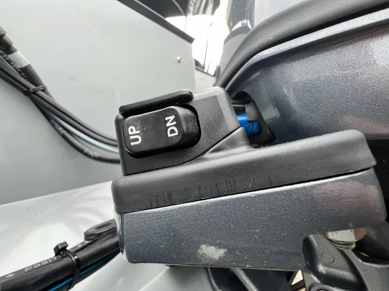 Slide: The Image of Starcraft Fishmaster 196 2025 - 11