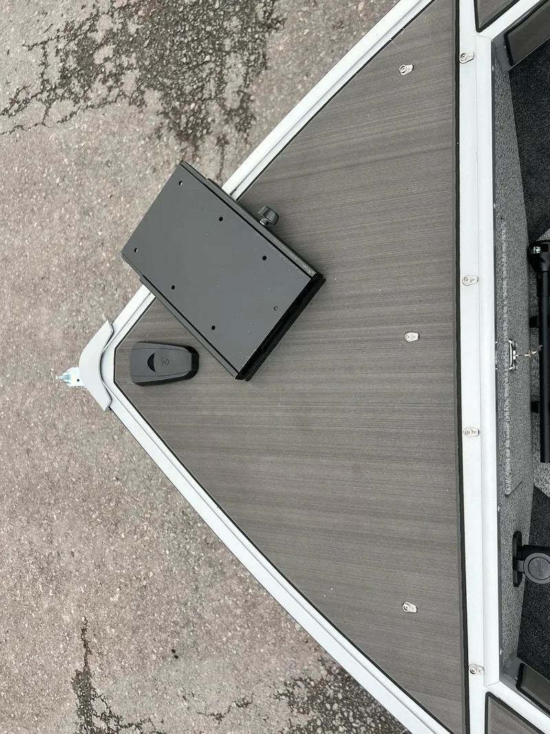 Slide: The Image of Starcraft Fishmaster 196 2025 - 14