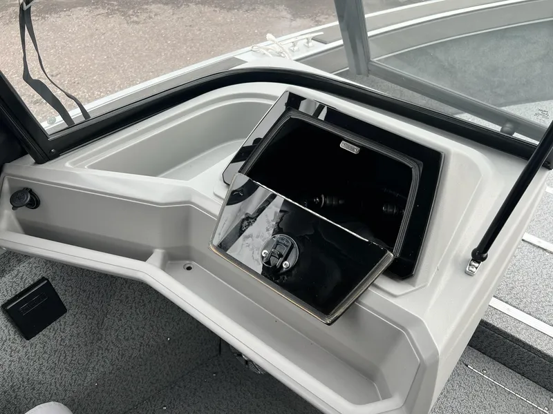 Slide: The Image of Starcraft Fishmaster 196 2025 - 19