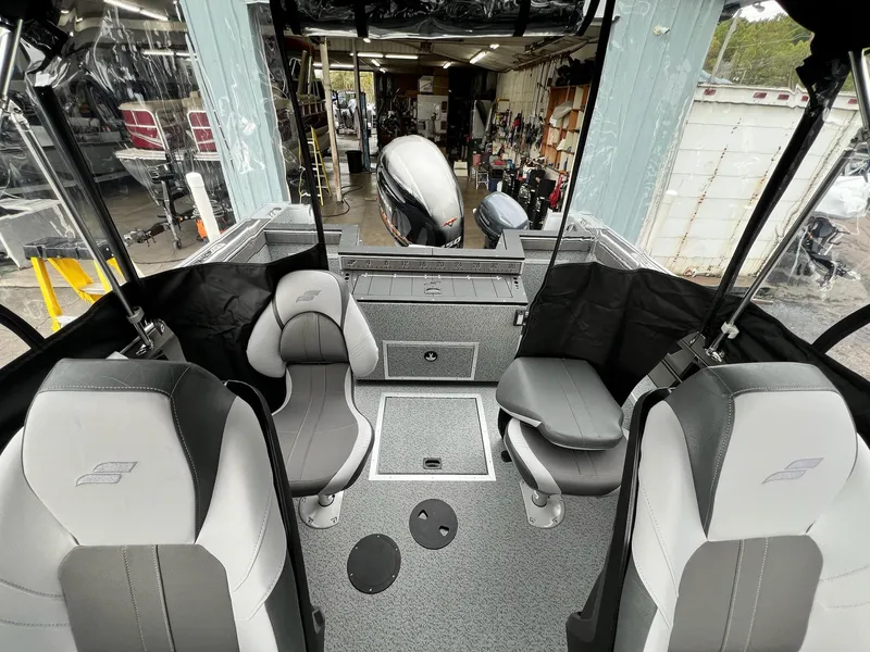 Slide: The Image of Starcraft Fishmaster 196 2025 - 28