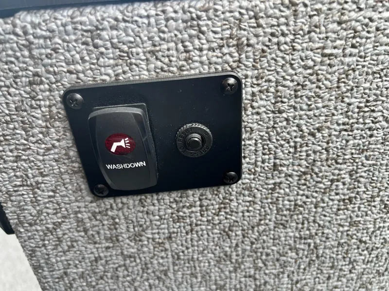 Slide: The Image of Starcraft Fishmaster 196 2025 - 29