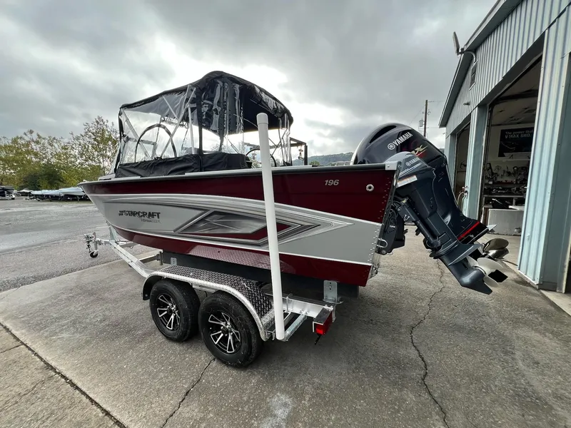 Slide: The Image of Starcraft Fishmaster 196 2025 - 33