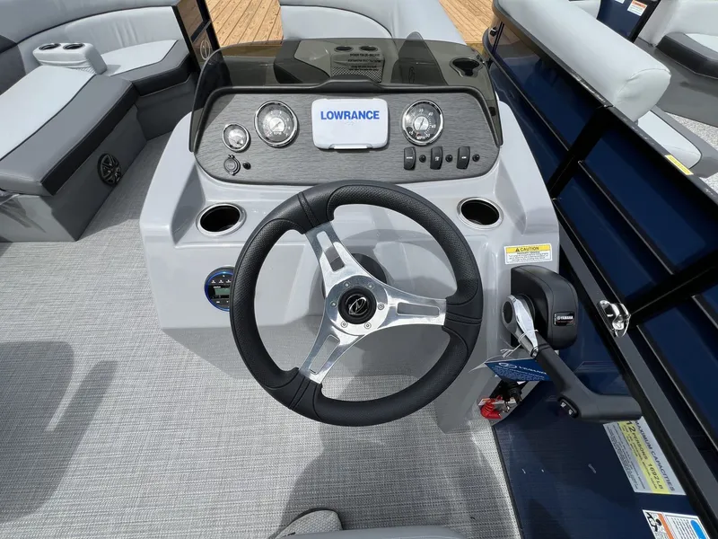 Slide: The Image of Veranda Vista View Series 20RC 2025 - 7