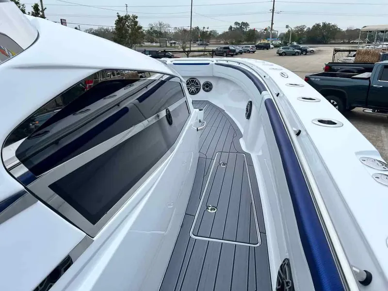 Slide: The Image of Nor-Tech 452 Super Fish 2023 - 11