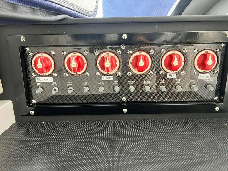 Slide: The Image of Nor-Tech 452 Super Fish 2023 - 13