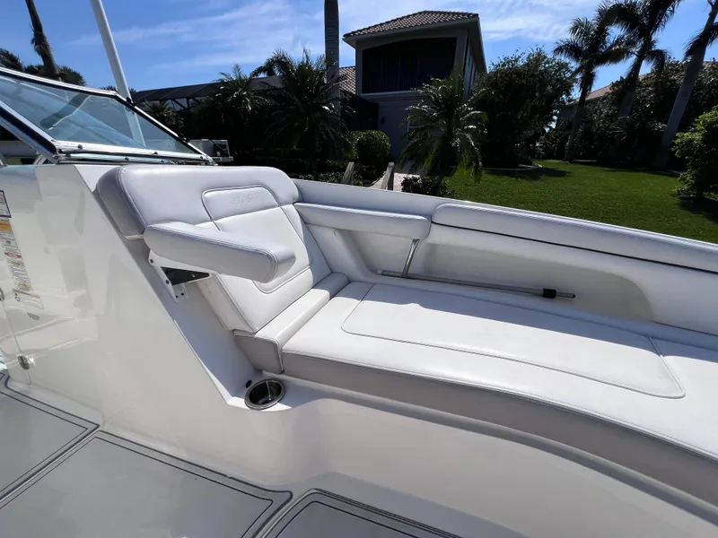 Slide: The Image of Sea Ray 280 Sundeck 2012 - 51