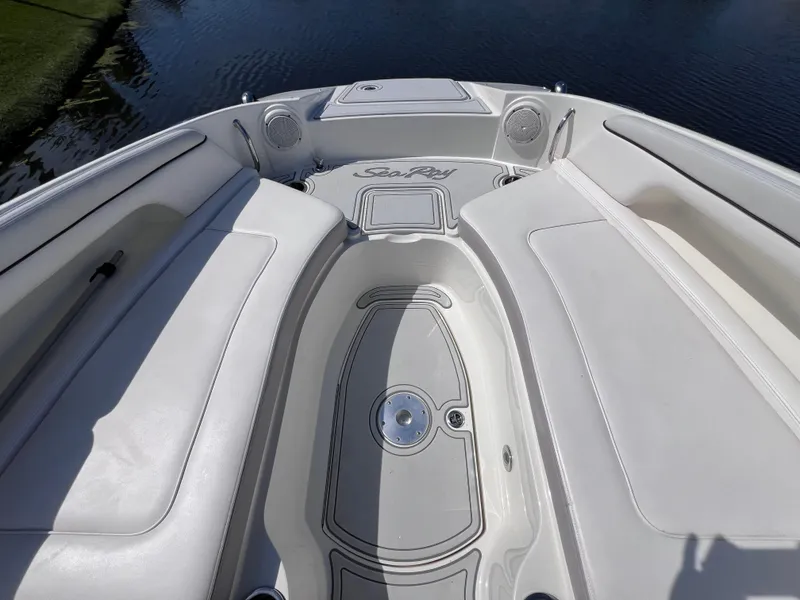 Slide: The Image of Sea Ray 280 Sundeck 2012 - 54