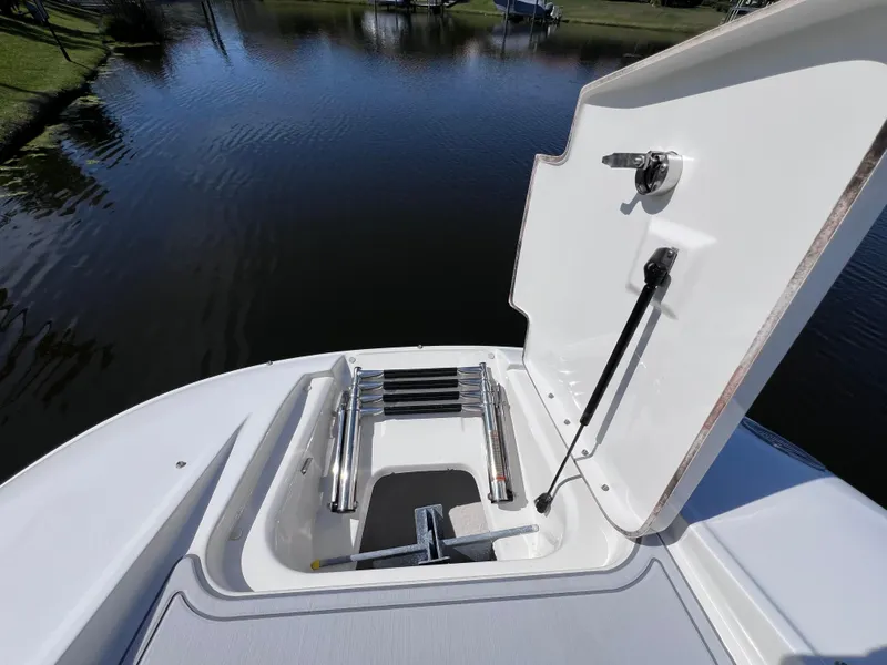 Slide: The Image of Sea Ray 280 Sundeck 2012 - 57