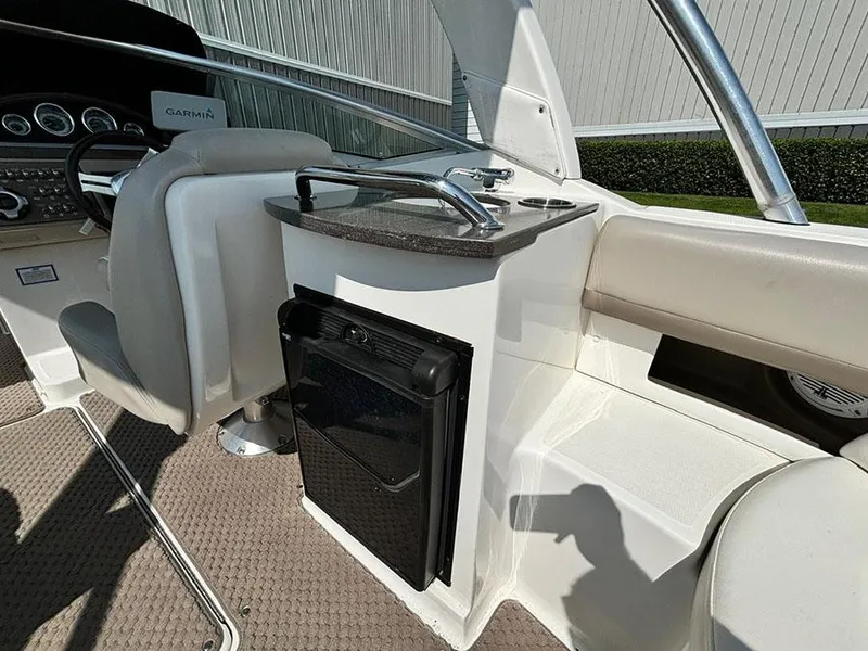 Slide: The Image of Sea Ray 250 SLX 2012 - 10