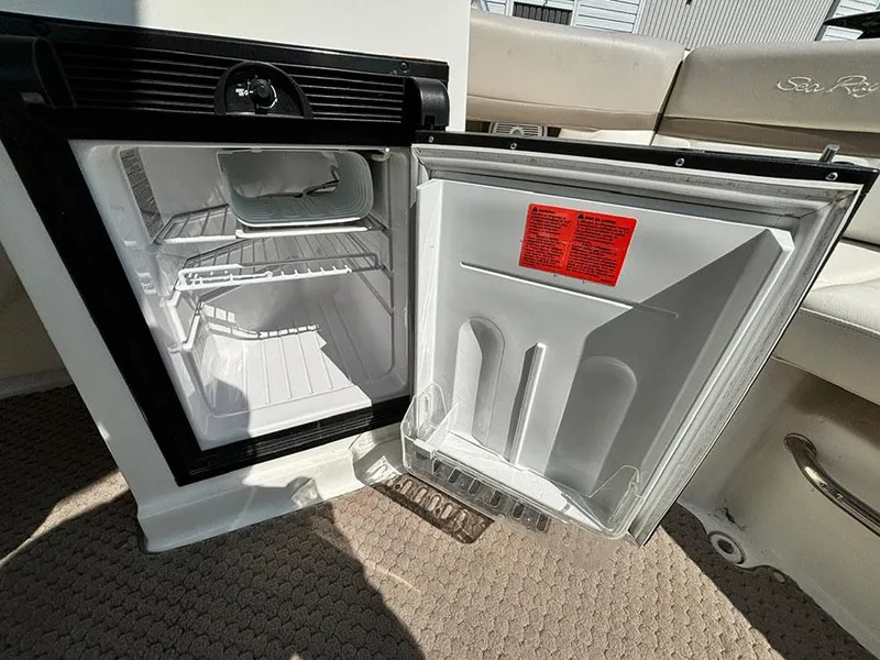 Slide: The Image of Sea Ray 250 SLX 2012 - 12