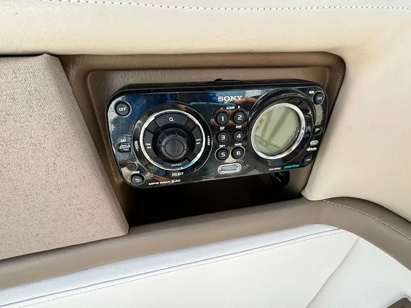 Slide: The Image of Sea Ray 250 SLX 2012 - 15