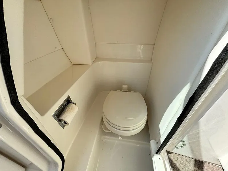 Slide: The Image of Sea Ray 250 SLX 2012 - 16