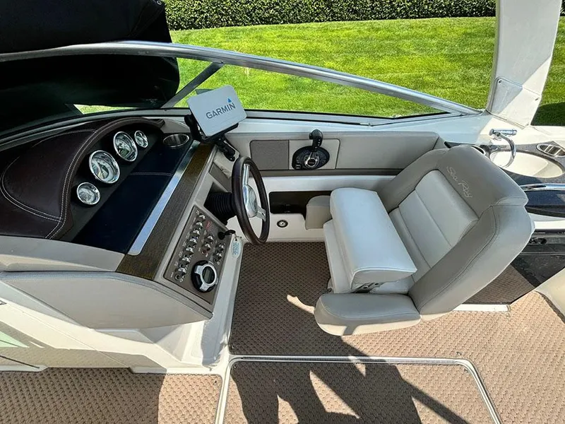 Slide: The Image of Sea Ray 250 SLX 2012 - 17