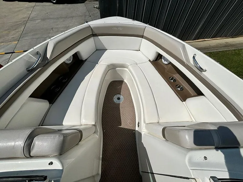 Slide: The Image of Sea Ray 250 SLX 2012 - 24