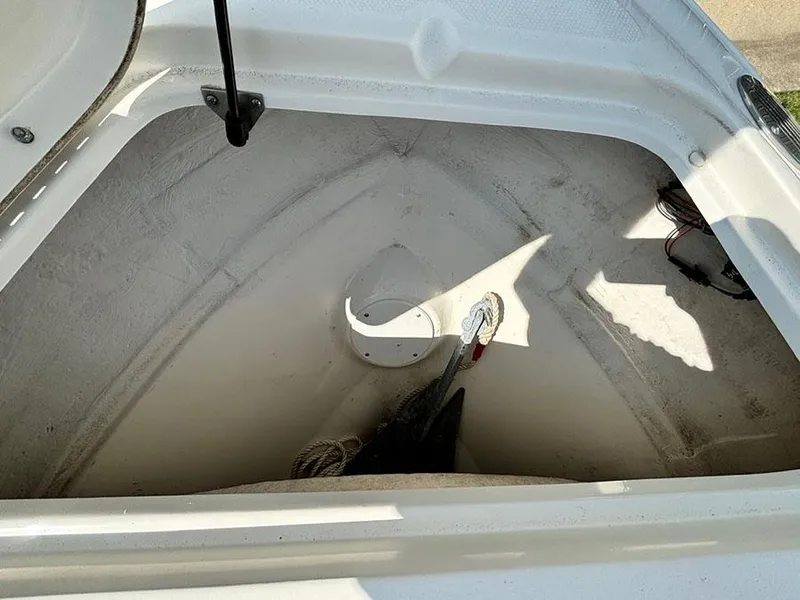 Slide: The Image of Sea Ray 250 SLX 2012 - 25