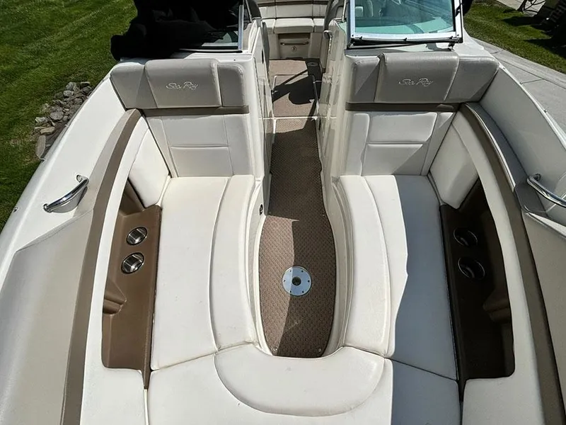 Slide: The Image of Sea Ray 250 SLX 2012 - 26