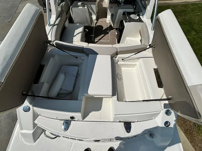 Slide: The Image of Sea Ray 250 SLX 2012 - 7