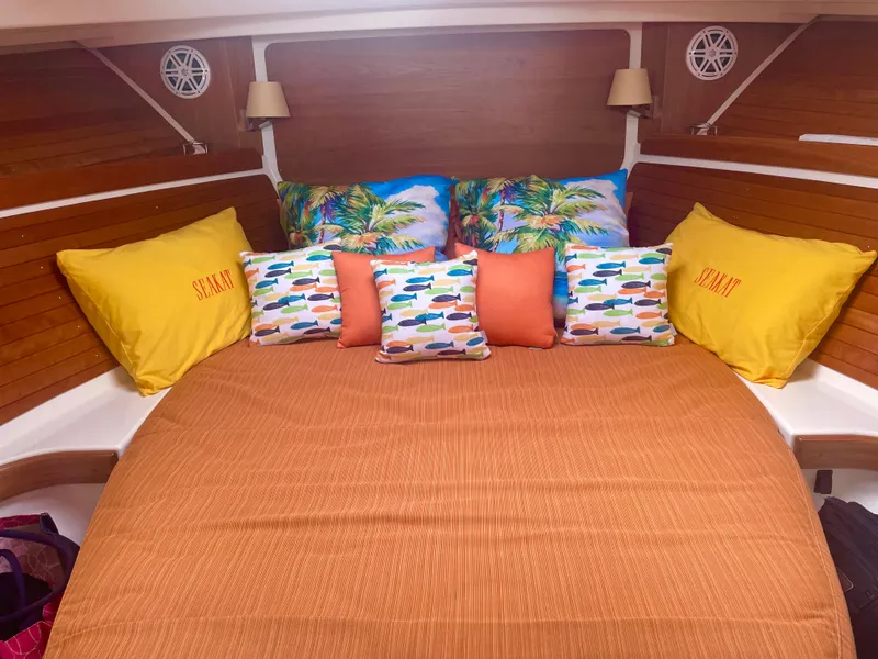 Slide: The Image of Comfortable master with custom decor - 16