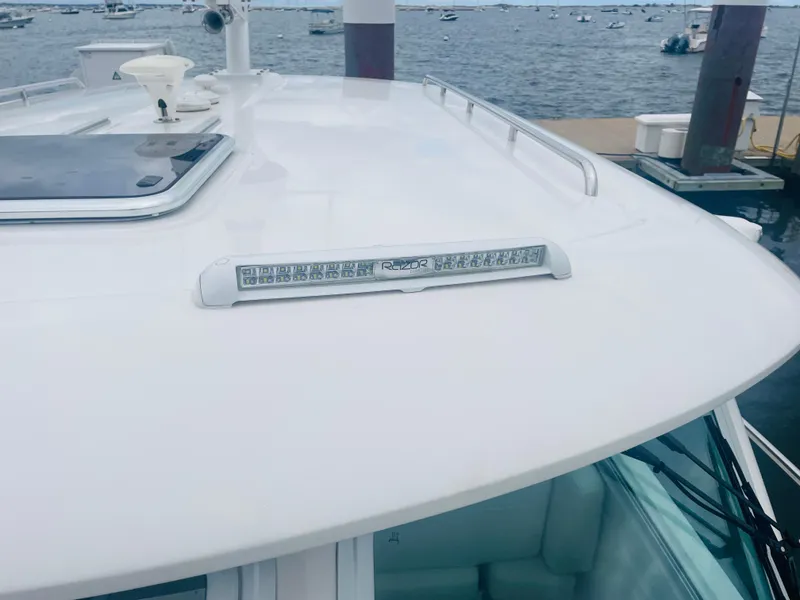 Slide: The Image of Razor LED light bars on forward plothouse - 6