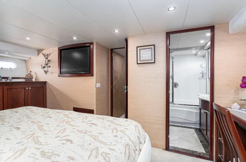 Slide: The Image of Pacific Mariner 65 Motoryacht 1998 - 51