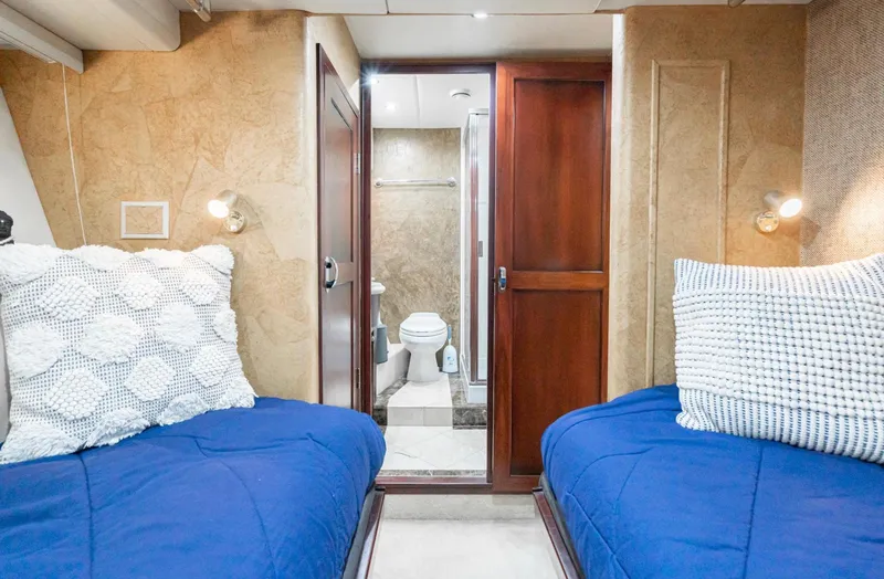 Slide: The Image of Pacific Mariner 65 Motoryacht 1998 - 60