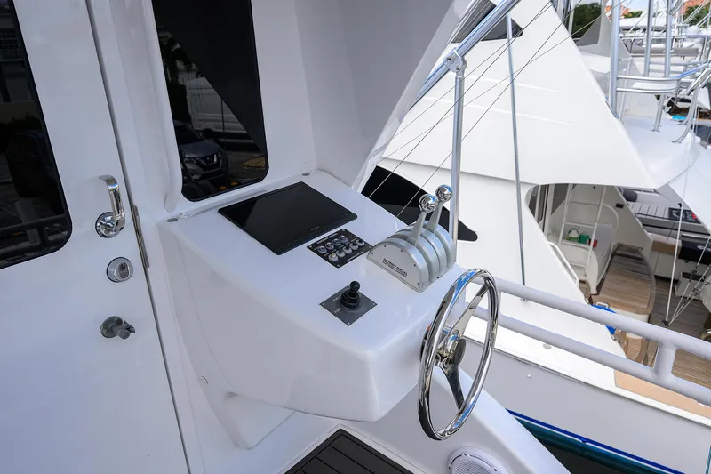 Slide: The Image of Viking 61 Night Bird - Exterior Flybridge - 38