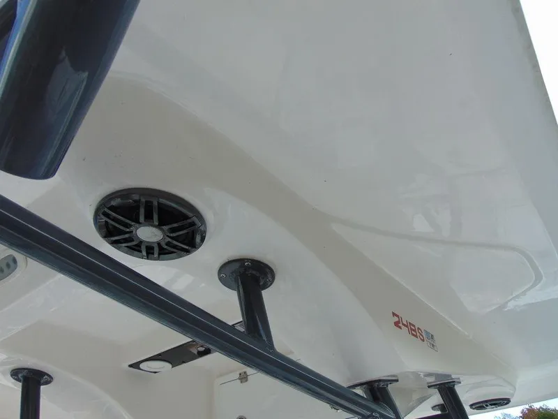 Slide: The Image of Sea Fox 248 Side Console 2024 - 11