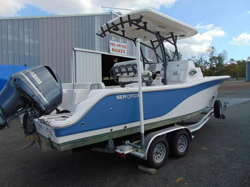 Slide: The Image of Sea Fox 248 Side Console 2024 - 3