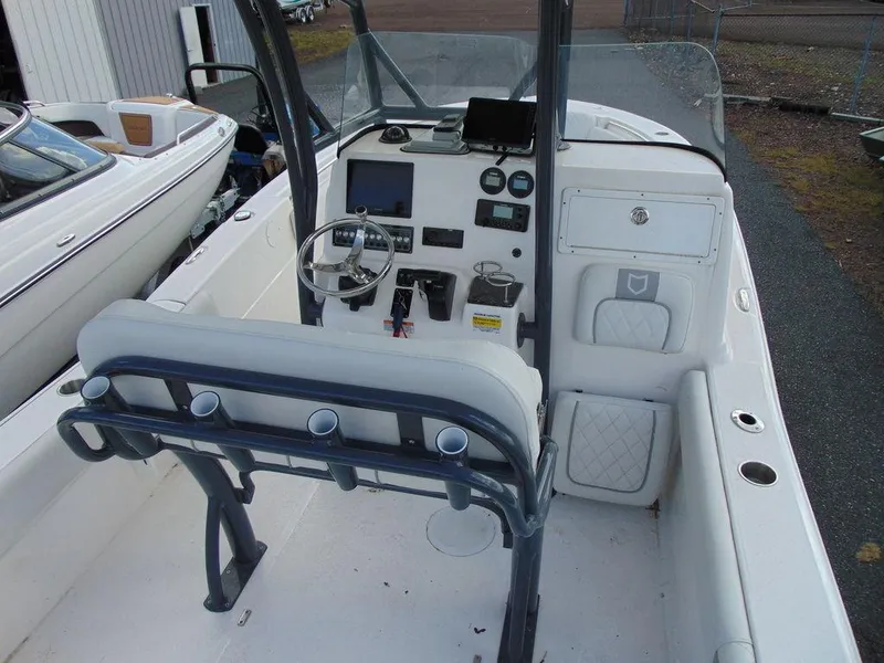 Slide: The Image of Sea Fox 248 Side Console 2024 - 4
