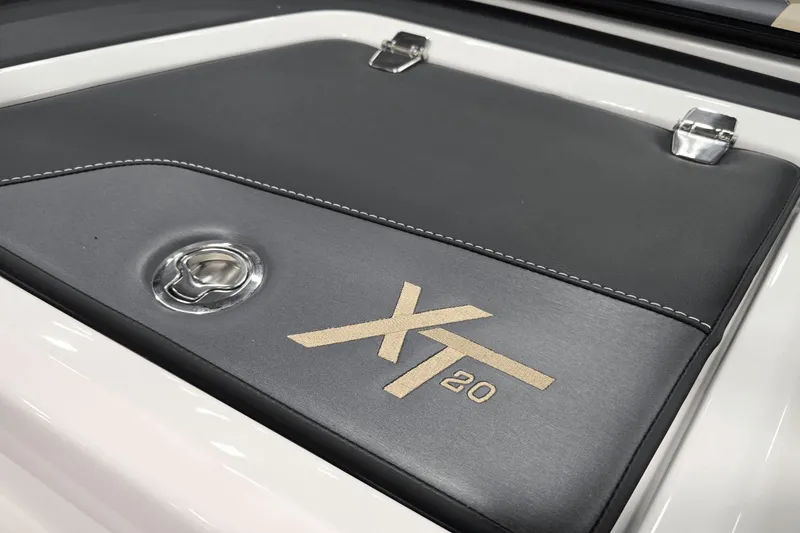 Slide: The Image of MasterCraft XT20 2025 - 14